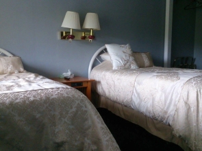 Hitching Post Country Motel
