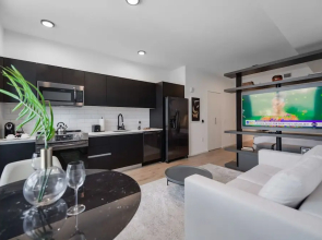 Elegance and Charm Studio at Bayside MIA