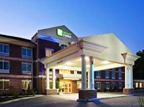 Holiday Inn Express & Suites Carrollton by IHG