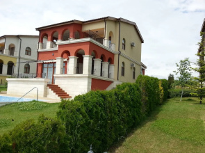 Lighthouse Luxe Estate Apart & Villas