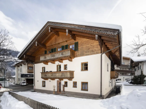 Lavish Apartment in Kaltenbach Near Ski Area