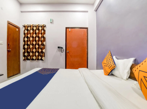 SPOT ON 76764 Hotel Lux