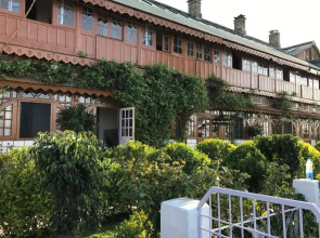 Grand View Hotel Near Bus Stand