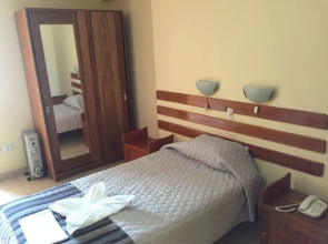 Yantra Hoteles I