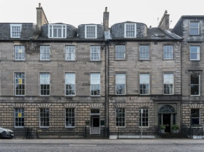 Queen St: Superb Penthouse Flat W/roof Terrace