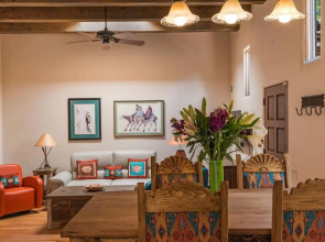 2 Bedroom - 10 Min. Walk to Plaza - Alegre