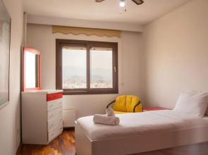Vibrant Flat Near Trendy Attractions in Karsiyaka