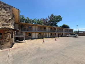 Mi Amor Inn & Suites By Hotel O Dallas Tx Hwy 352