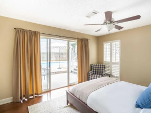 Hourglass by Avantstay Chic Beach Getaway w/ Pool & Two Large Balconies