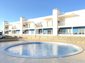 Apartamento Junto à Praia na Arrifana, by Izibookings
