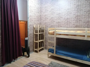 Room-bed 12 in a 6-bed Mixed Dormitory r