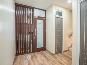 Residence Khoe by OYO Rooms