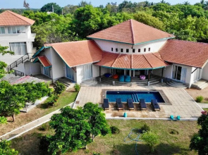 The beach house by Kay jay Hotels