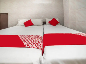 RedDoorz @ PVC Pension Haus