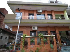 OYO 19468 Hotel Sudan Cottage