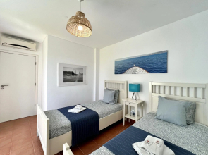 Prainha Algarve Villa With Pool by Homing