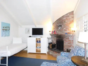 Lamp Lighter Inn & Sunset House Suites