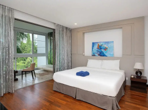 Elegant 2BR Apartment RGN B411 in Laguna