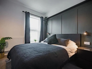 Newly Refurbished Sylish Hull 3 Bed Apartment