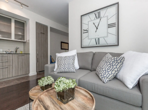 Noel Suites-York St and Lakeshore Blvd