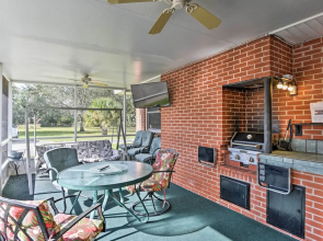 Sandford Vacation Rental Near Airport & Lake!