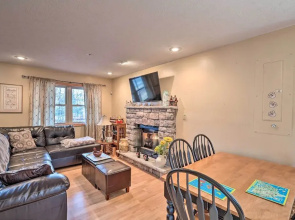 Walk to Pool & Lake: Albrightsville Vacation Home!