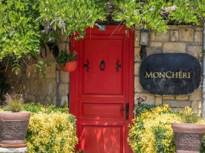 Moncheri Butik Otel & Restoran