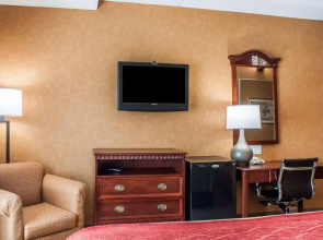 Quality Inn Near Walden Galleria Mal