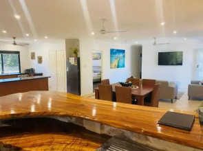 44 Cypress Avenue Holiday Home In A Quiet Location Close To Patrolled Beach And Cbd