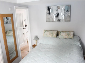 Perrys Impeccable 1-bed Apartment in Poole