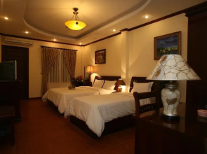 Aurora Central Hotel