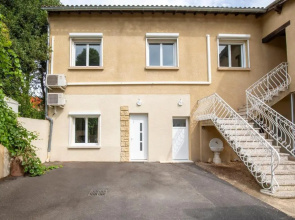Villa de 200 m2 avec piscine proche du centre-ville
