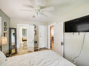 1925 Bungalow-style Home ~ 2 Mi to Downtown Indy!