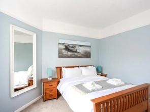 Sandy Shores- Beautiful 3 Bed Apartment near beach in North Berwick