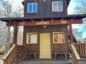 Moore's Old Pine Inn
