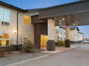Days Inn & Suites by Wyndham Thompson