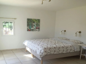 Comfortable Holiday Home in Flayosc With Private Garden