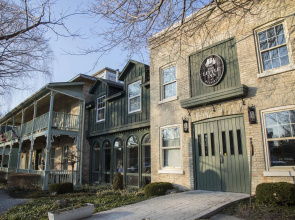 The Little Inn of Bayfield