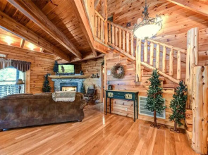 UnFirgettable 2 Bedroom Home with Hot Tub