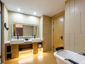 Vyluk Hotel (Hohhot Xinhua Plaza)