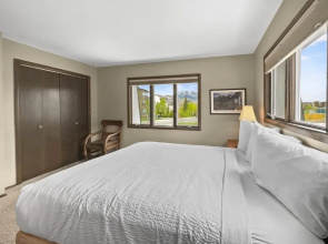 Cc12 Chateau Claire 2 Bedroom Condo by RedAwning