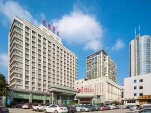 Lotus Huatian Hotel