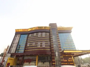 Collection O 24604 Hotel GMC Grand Luxury Stay