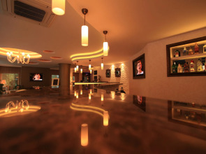 Yacht Classic Hotel - Boutique Class