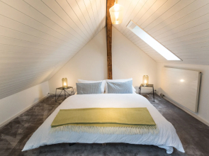 Löwenplatz Apartment near Station by Airhome