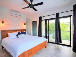 Isle Be Back Waterfront Luxury With Pool