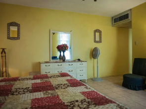 Ocean View Suit-Montego Bay Club Resort