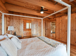 Osprey Lake Cabin 4 Bedroom Home by RedAwning