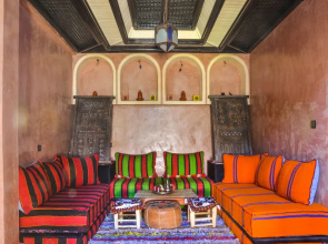 Room-authentic and Pittoresque Room for