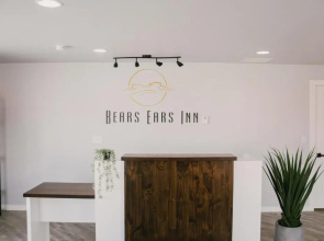 Bears Ears Inn